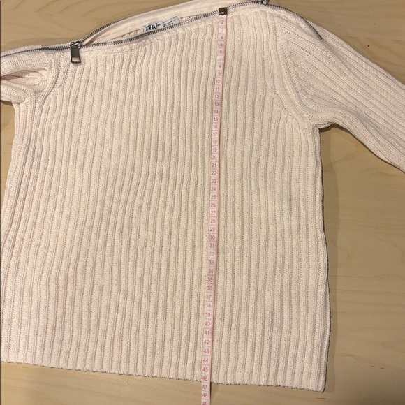 Zara Off-Shoulder Ribbed White Sweater - Picture 10 of 10